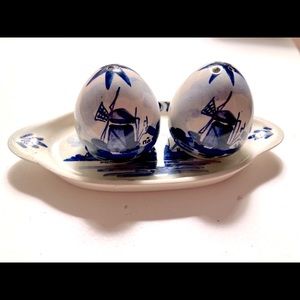 Delft’s Holland Hand-painted Salt & PepperShakers on Small Tray